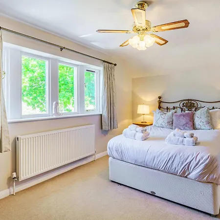 4 Bed In 89095 Holiday home Starbotton