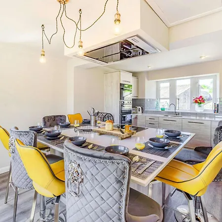 4 Bed In 89095 Semesterbostad